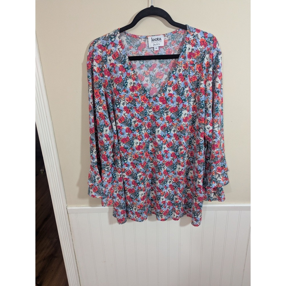 Leota Dia & Co Floral‎ V-Neck Tiered Bell Sleeve Top 4L Bright Work Career